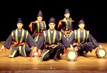Đoàn ca vũ kịch Okinawa - Chura biểu diễn tại TP. Hồ Chí Minh