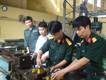 Những “hiệp sĩ súng pháo”