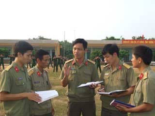 Nâng cao chất lượng đào tạo đội ngũ chính trị viên (Bài 2)