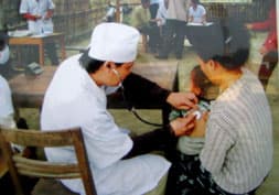 Nhiều bác sĩ bỏ việc