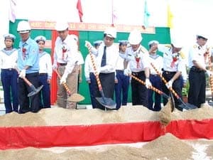Xây Đài tưởng niệm Anh hùng Liệt sỹ Trường Sa
