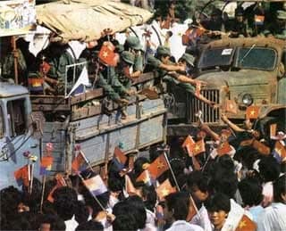 Giao lưu đoàn Campuchia với quân tình nguyện Việt Nam