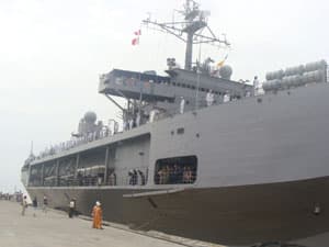 Tàu hải quân Mỹ thăm thành phố Đà Nẵng