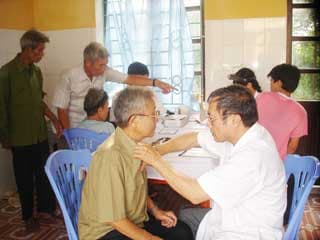 Cùng nhau vượt khó
