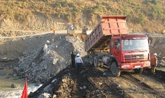Ngăn sông đợt 2 thủy điện Sê-rê-pốk 3