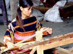 Giảm tỷ lệ hộ nghèo bình quân xuống dưới 40%