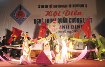 Hội diễn nghệ thuật quần chúng “Sáng mãi phẩm chất Bộ đội Cụ Hồ”