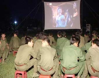 Nơi không xem, nơi “thèm phim”