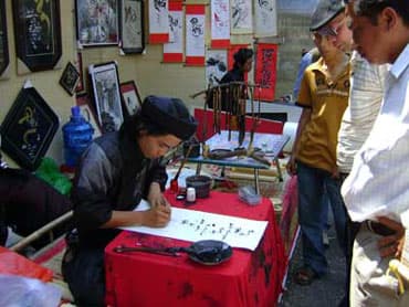 Sinh viên kiếm tiền mùa Tết