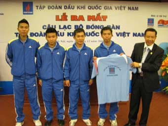 VĐV Đoàn Kiến Quốc đầu quân cho CLB bóng bàn PVN