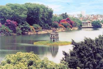Làm sạch hồ Hoàn Kiếm, phải vét 120.000 m3 bùn