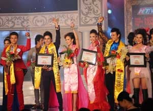 Hoàng Long và Ngọc Bích đăng quang