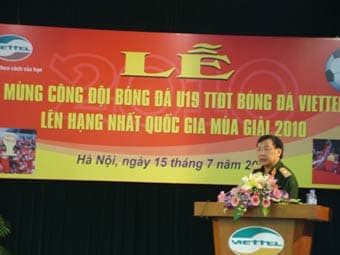 Đội U19 của Trung tâm đào tạo bóng đá Viettel lên hạng Nhất