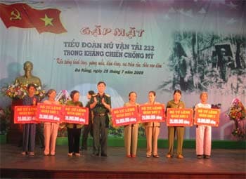 Cuộc gặp mặt cảm động