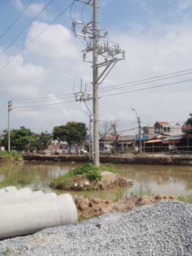 Một công trình kỷ niệm có nguy cơ chậm tiến độ