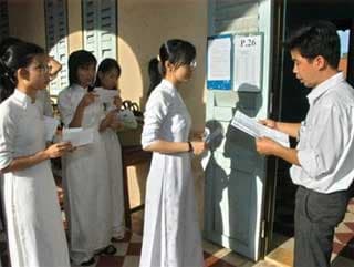 “Không dạy mà chấm”, có nên?
