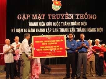 Cách mạng và tuổi trẻ