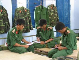 Cuốn “Sổ tay chiến sĩ” ở Đại đội 90