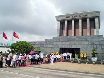 Làm thơ viếng Bác