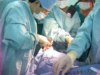 Hỗ trợ 50.000USD phẫu thuật cho trẻ em bị dị tật