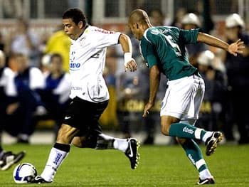 ’Ro béo’ trở lại, nhưng Corinthians thảm bại
