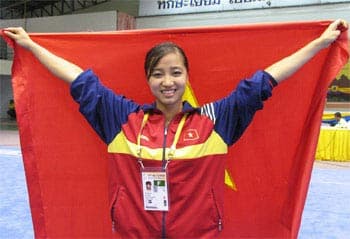 Nữ võ sĩ Thùy Linh chấn thương nặng