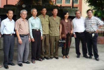 Bảy anh em bên chiếc xe tăng lịch sử