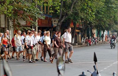 2010, Hà Nội lần đầu làm "chủ nhà" du lịch
