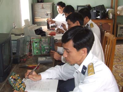 Phương tiện và kỹ thuật truyền tin quân sự mới
