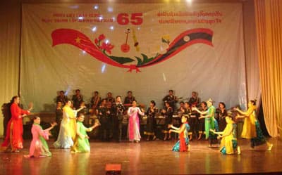 Bài ca thắm tình hữu nghị