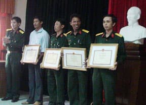 Huyện Sông Hinh triển khai nhiệm vụ quân sự-quốc phòng năm 2010