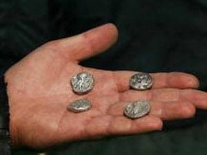 Palestine phát hiện tiền cổ có niên đại 1.300 năm
