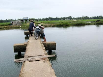 Cây cầu nguy hiểm