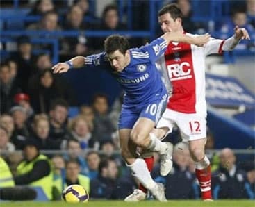 Chelsea thắng to để đòi lại ngôi đầu