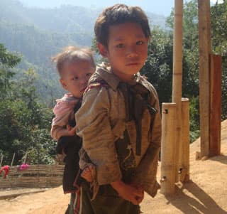 Nghe thưởng Tết, thương phận nghèo