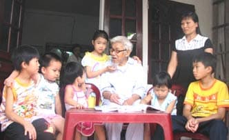 “Xã đỏ” bên sông Cà Lồ