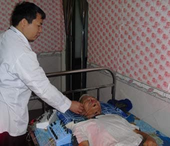 Lương y quân mến, dân tin