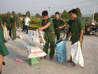Phong trào "diệt" rác thải