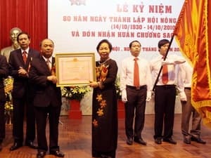 Giai cấp nông dân Việt Nam được tặng Huân chương Sao Vàng lần thứ hai