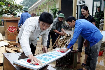 Xuồng nhỏ, người khỏe và dũng cảm