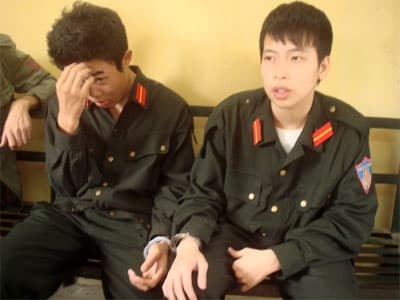 Bắt hai học sinh cấp 3 giả danh Cảnh sát cơ động