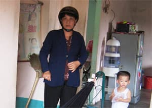 Tạm giữ bảo mẫu hành hạ dã man trẻ em