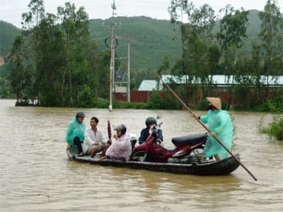 Lũ chưa qua, áp thấp nhiệt đới đã tới
