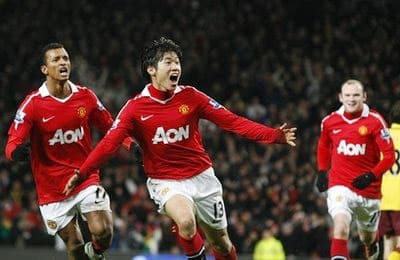 Đánh bại Arsenal, MU chiếm lại ngôi đầu Ngoại hạng Anh