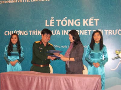 Bàn giao chương trình kết nối Internet tới 322 trường học tại tỉnh Lâm Đồng