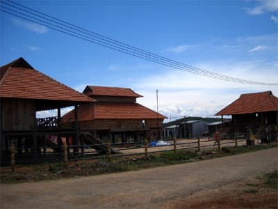 Kon Tum: Khánh thành và đưa vào sử dụng nhà Rông mới