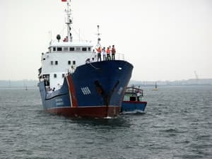 Thêm một tàu cá bị nạn tại vùng biển Hoàng Sa
