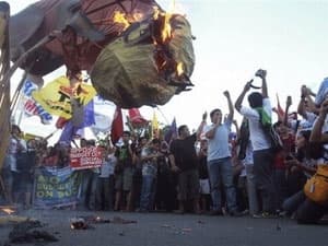 Philippines: Biểu tình phản đối cắt giảm ngân sách