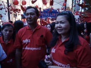 Phe “Áo đỏ” lại xô đẩy với cảnh sát tại Bangkok
