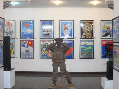 Khai trương Triển lãm Mỹ thuật Vì biển đảo quê hương